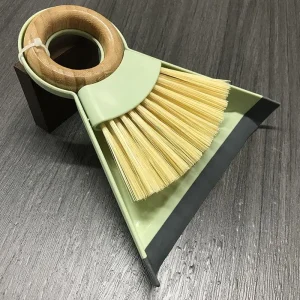 Balayette et Pelle - Une solution écologique pour un nettoyage impécable